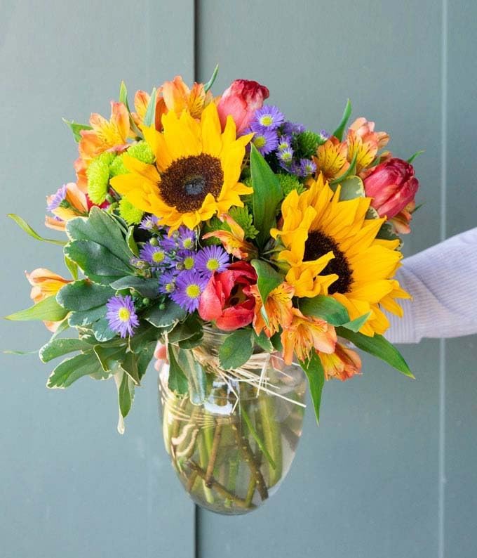 Lush Sunflower Garden with Glass Vase (Fresh Flower Bouquets) Birthday, Anniversary, Get Well, Congratulations, Thank You, All Occasions