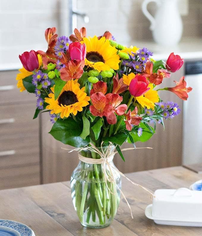 Lush Sunflower Garden with Glass Vase (Fresh Flower Bouquets) Birthday, Anniversary, Get Well, Congratulations, Thank You, All Occasions