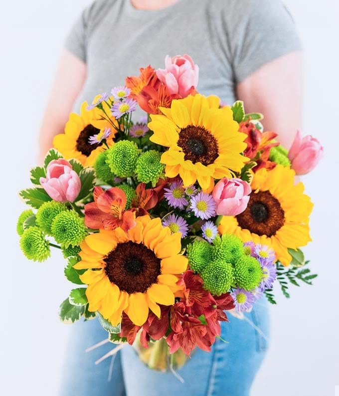 Lush Sunflower Garden with Glass Vase (Fresh Flower Bouquets) Birthday, Anniversary, Get Well, Congratulations, Thank You, All Occasions
