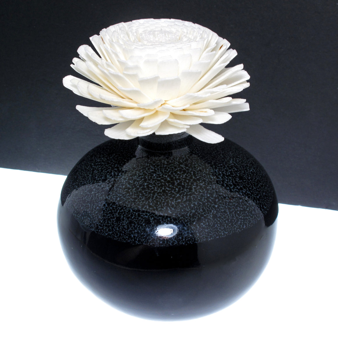 Sola Wood Flower Aroma Oil Diffuser with a Bendable Cotton Wire Wick, Zinnia - TropicaZona